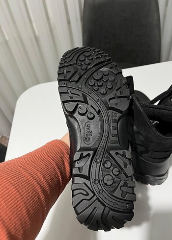 Siyah Erkek Bot - Görsel 6