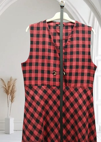 Düğmeli Kırmızı Ekoseli Uzun Elbise - Görsel 2