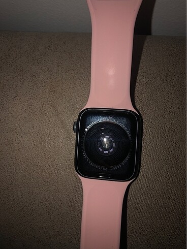 Apple Watch Apple Watch 4 (fiyat 5000)