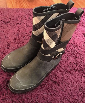 Burberry çizme 