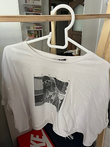 Kurt cobain oversize crop