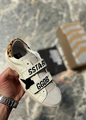 37 Beden ten rengi Renk Golden Goose Deluxe 