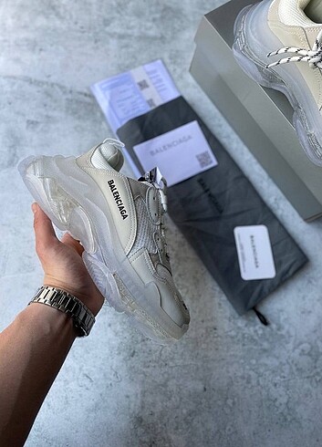 Balenciaga trile s