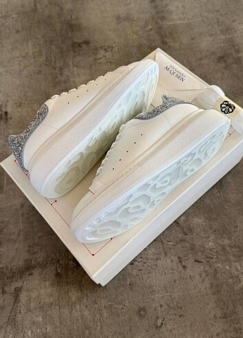 36 Beden beyaz Renk Alexander McQueen