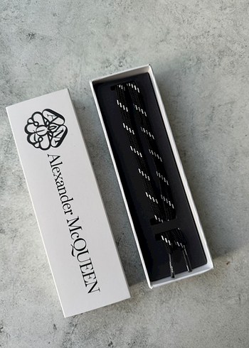 Alexander McQueen Siyah Bağcık - Görsel 4