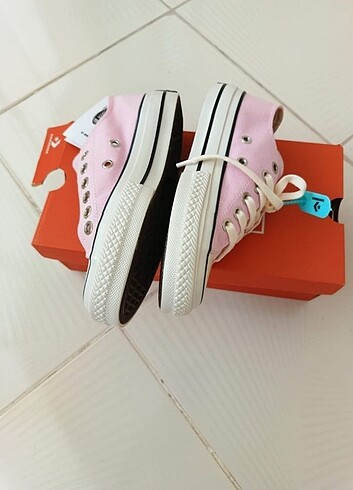 Converse Chucky Taylor swift 70 37 40 arası numaraları mevcuttur