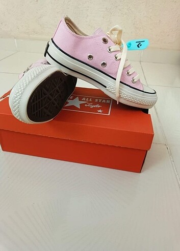 Converse Converse Chucky Taylor swift 70 37 40 arası numaraları mevcuttur