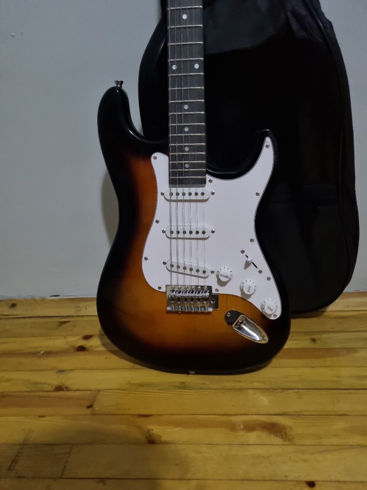 ELEKTRO GİTAR + AMFİ + AKSESUARLAR SET - Görsel 2