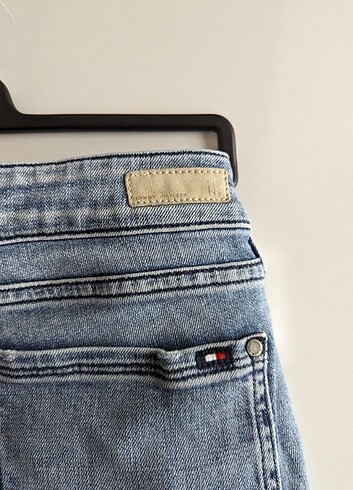 30 Beden mavi Renk Tommy Hilfiger 30/32 beden düz kesim kot pantolon 