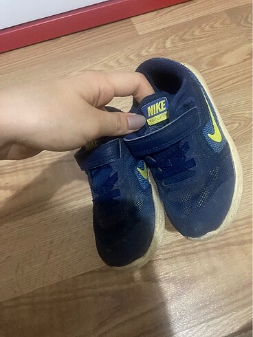 Nike Çocuk bot