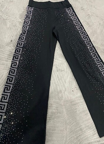 Taşlı pantolon yeni hiç giyilmedi