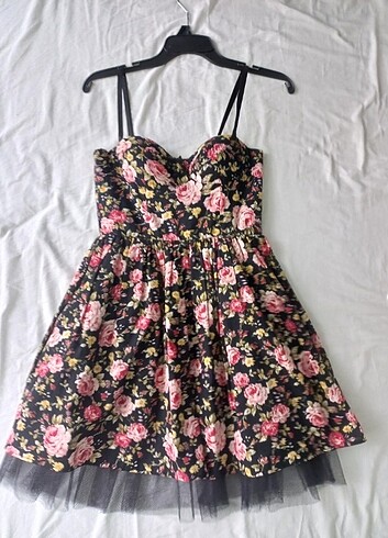 Mini çiçekli elbise