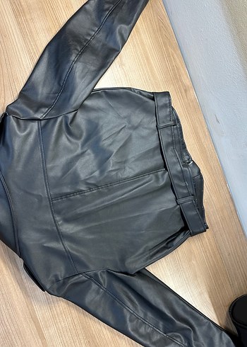 Kadın Siyah Kemerli Mini Deri Biker Ceket - Görsel 7