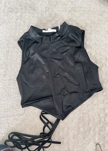 Siyah Saten Halter Yaka Crop Top