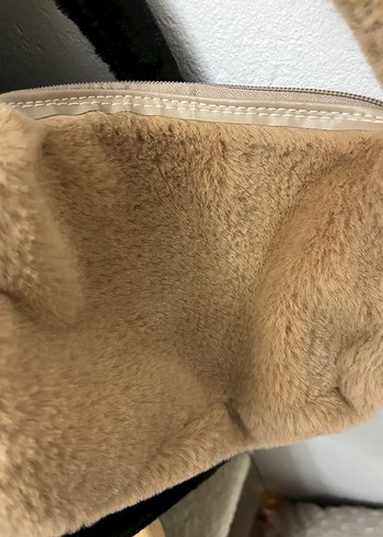 Zara Peluş Detaylı Bej Çanta