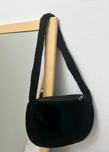 Siyah Peluş Çanta