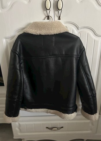 BERSHKA Kürk Detaylı Kısa Deri Kadın Ceket - Görsel 4