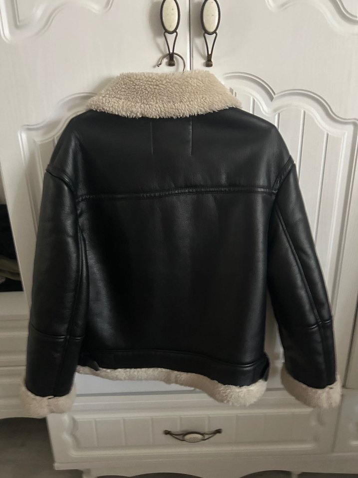 BERSHKA Kürk Detaylı Kısa Deri Kadın Ceket - Görsel 4