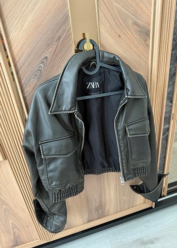 Zara Orijinal Eskitme Efektli Deri Bomber Ceket