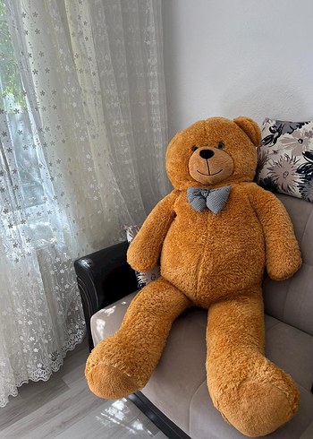 Beden Kahverengi peluş ayı 140 cm gri papyonlu