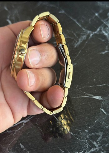 Guess  Klasik Altın Renkli Saat Orjinal bir kaç kez takıldı - Görsel 4