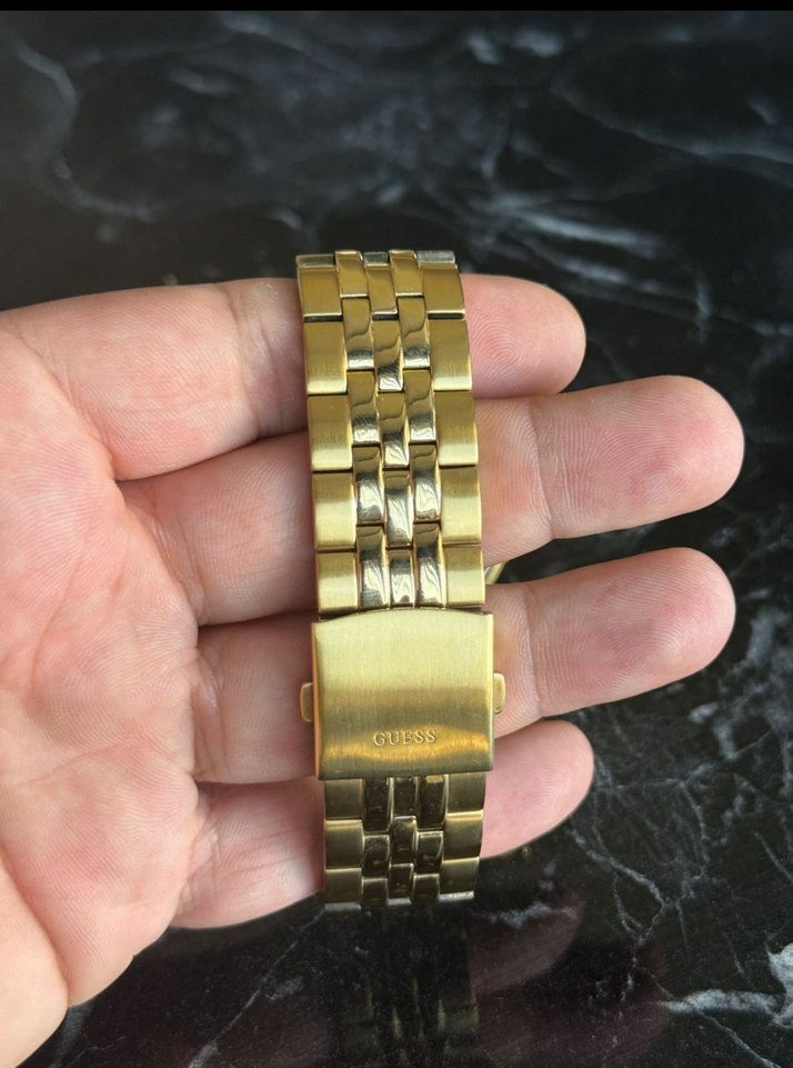 Guess  Klasik Altın Renkli Saat Orjinal bir kaç kez takıldı - Görsel 2