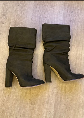 Haki rengi   Kadın Süet Bot bir kaç kez  giyildi - Görsel 2