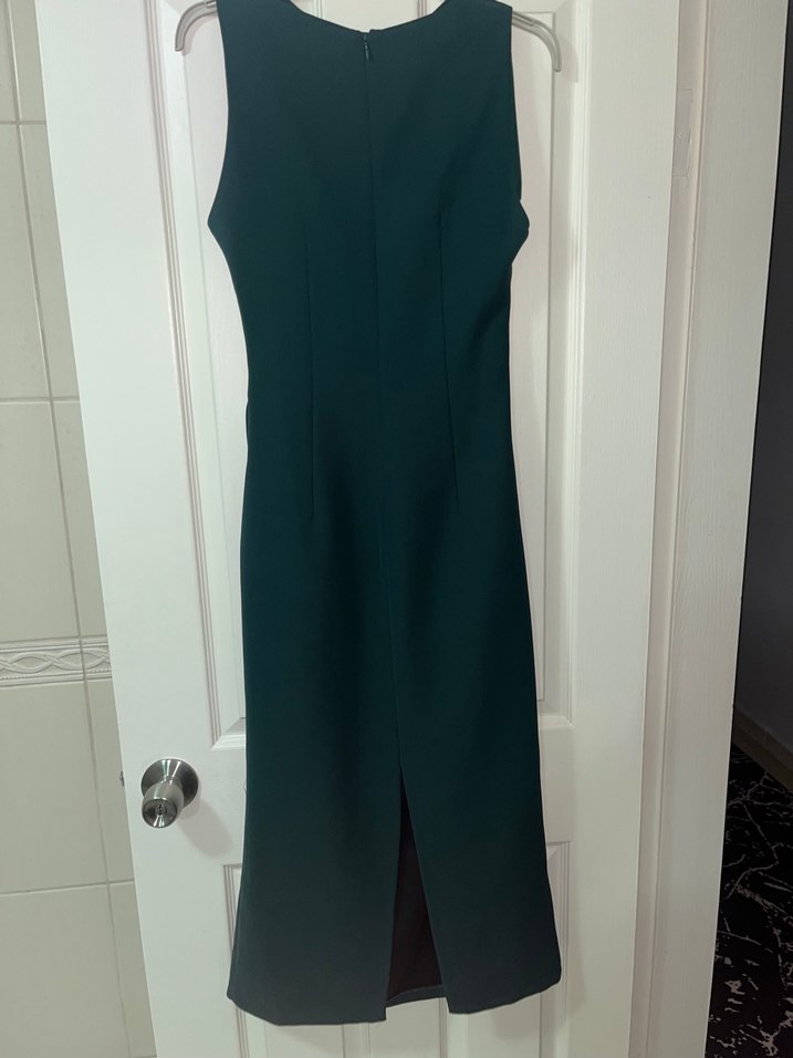 Koyu yeşil iş elbisesi arkasında yırtmacı da var - Görsel 3