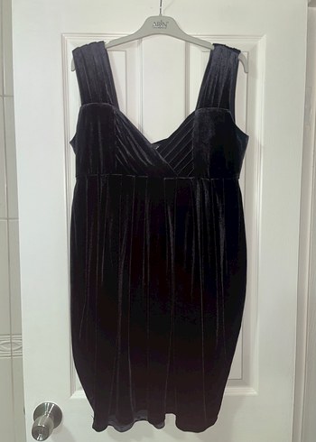 V Yaka Siyah Kadife Gotik Elbise - Görsel 2