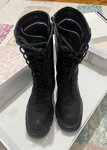 Siyah Deri Bağcıklı Blok Topuklu Kadın Bot - Görsel 2