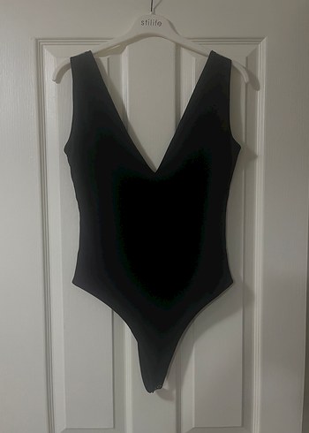 Siyah V Yaka Kadın Atlet - Görsel 3