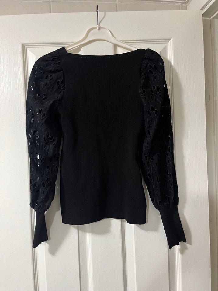 Dantel Detaylı Siyah V Yaka Triko Bluz - Görsel 2
