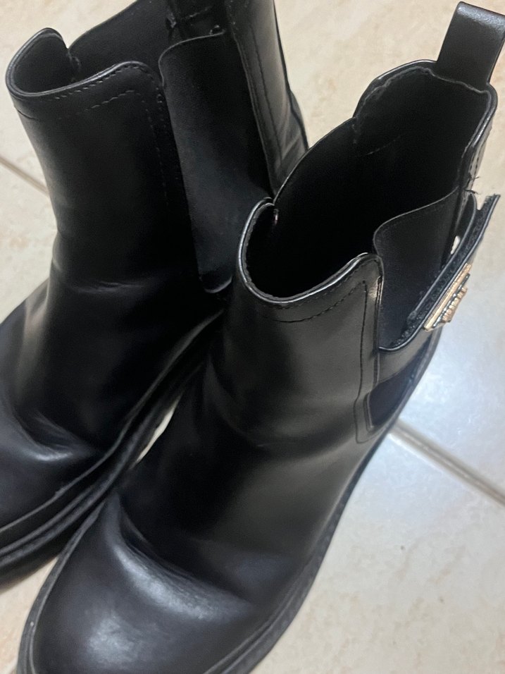 Guess marka bot orijinaldir - Görsel 4