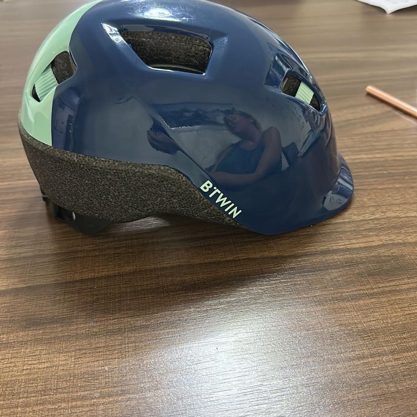 Gri ve Yeşil Biker Kaskı Velcro Askılı - Görsel 3