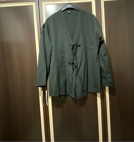 m Beden 3 adet 1 kere giyilmiş bağlamalı gömlekler