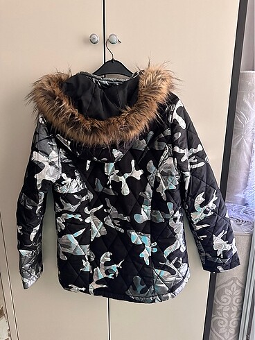 xl Beden siyah Renk Şişme mont