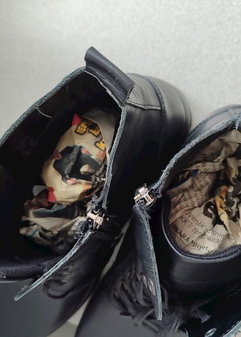 Siyah erkek bot - Görsel 9