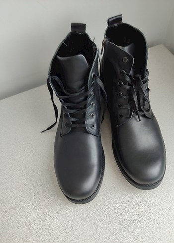 Siyah erkek bot - Görsel 5