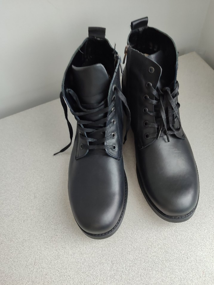 Siyah erkek bot - Görsel 5