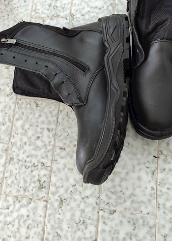 iki adet askeri bot / personel botu - Görsel 2