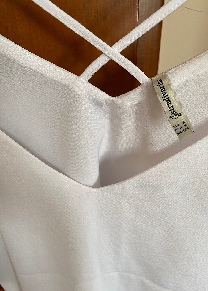 stradivarius beyaz askılı bluz - Görsel 3