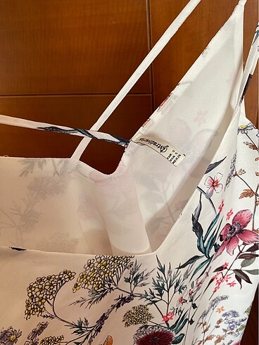s Beden çeşitli Renk stradivarius çiçekli askılı bluz