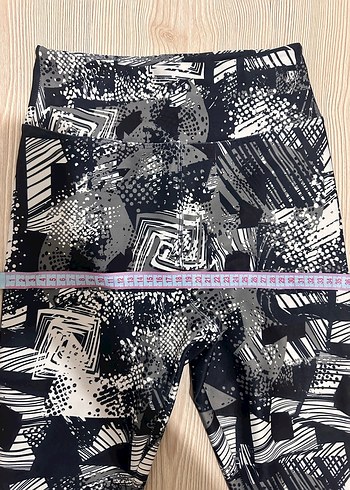 Gri Desenli Toparlayıcı Spor Tayt - Görsel 4