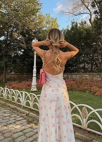 Zara Saten çiçekli elbise