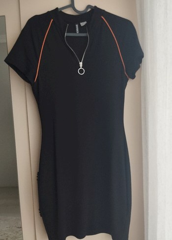 H&M H&M Fermuarlı V Yakalı Siyah Midi Elbise