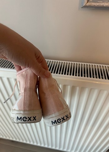 Kızlar için Pembe Bağcıklı Spor Ayakkabı - Görsel 3