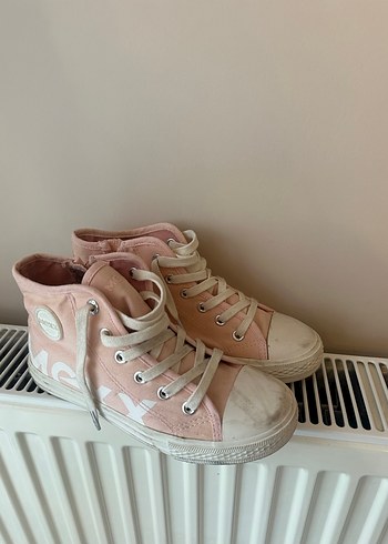 Kızlar için Pembe Bağcıklı Spor Ayakkabı - Görsel 2