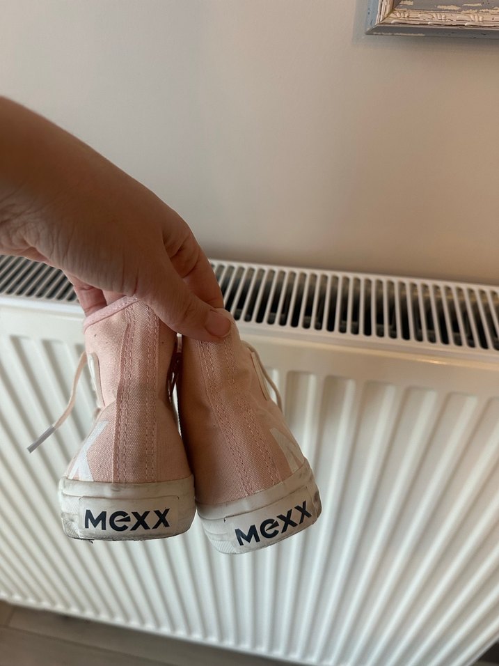 Kızlar için Pembe Bağcıklı Spor Ayakkabı - Görsel 3