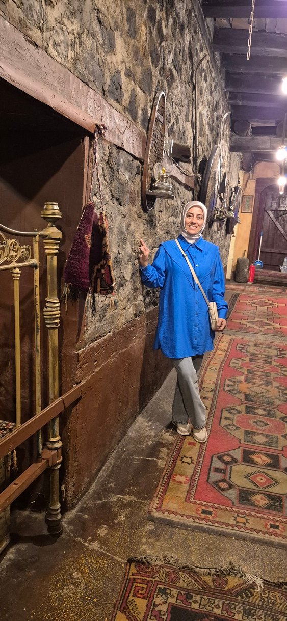 Düğmeli Mavi Keten Uzun Kollu Kadın Gömlek - Görsel 3