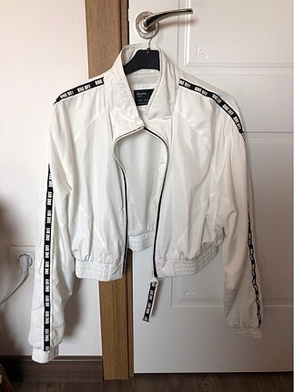 Bershka beyaz bomber